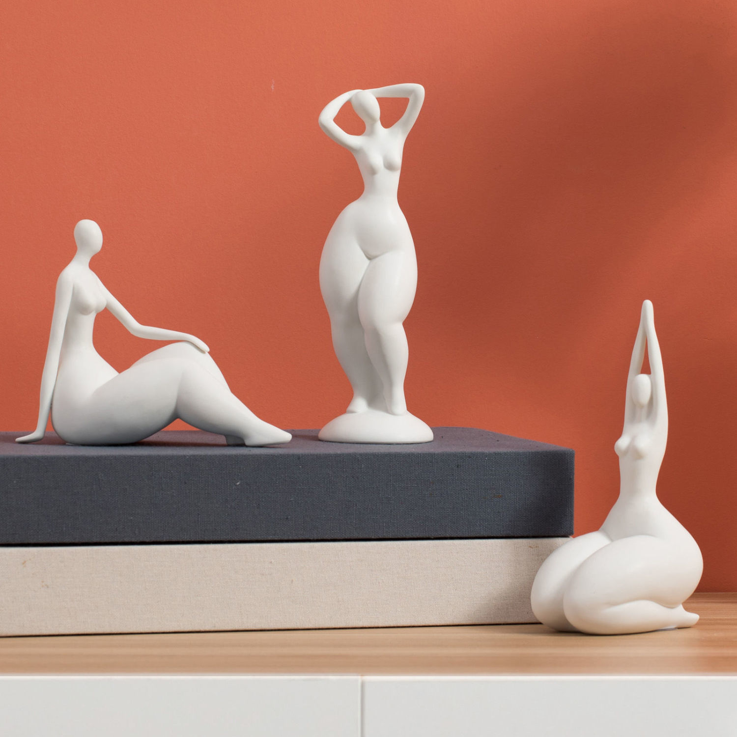 Home Office And Tv Room Ideas - Figurina yoga moderna e minimalista astratta